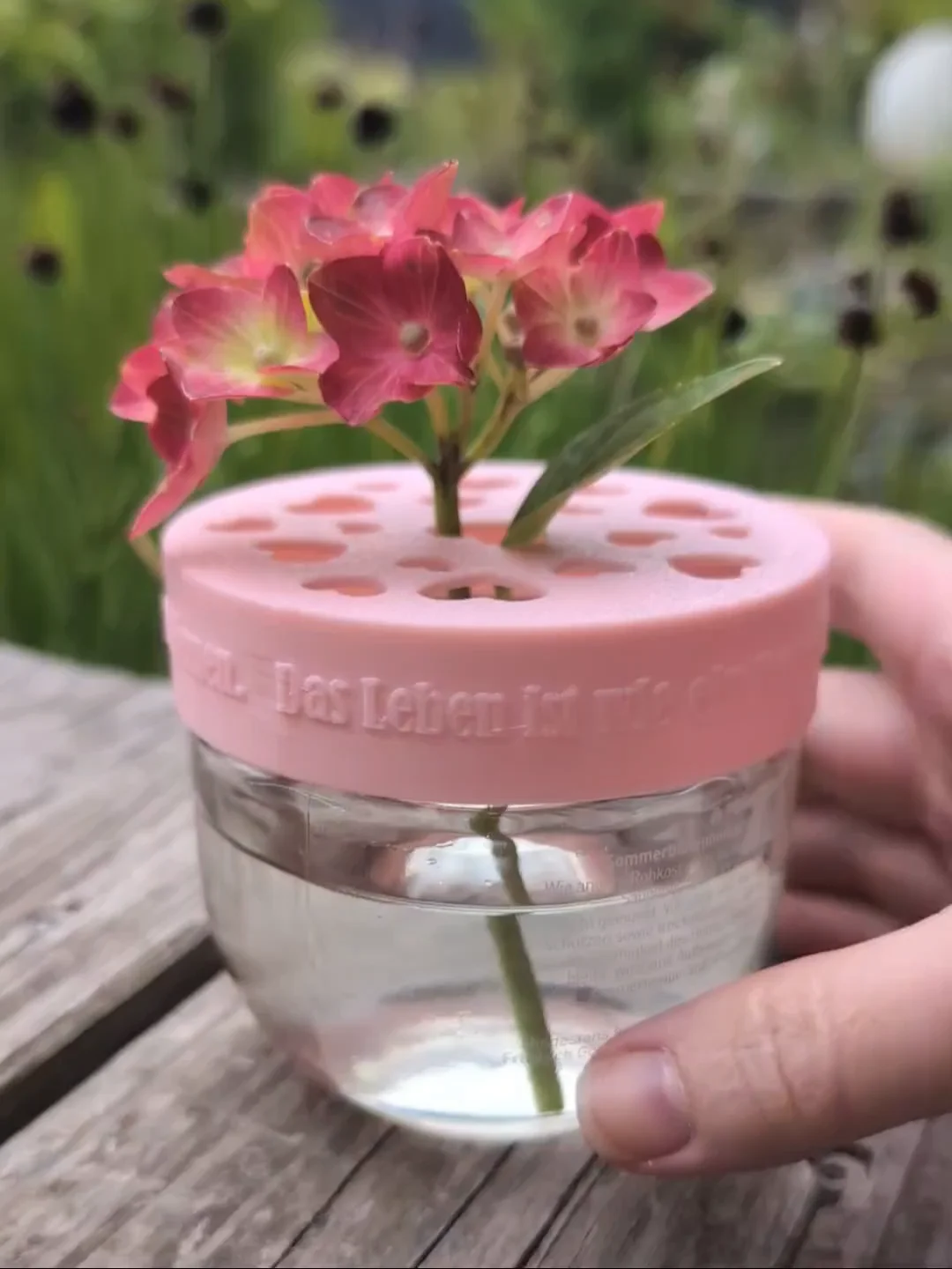Blumenretter für das Glück Marmeladenglas Kleine Stiche Animierte 360-Grad-Ansicht des Blumenretters für das Glücksglas