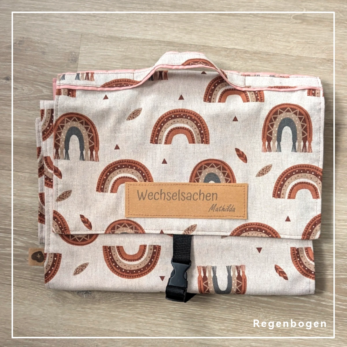 Kindergartentasche für Wechselkleidung - Modell 'Max' Kleine Stiche Kindergarten Tasche mit Regenbögen beige dunkel rosa